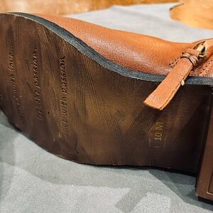 Woman leather booties